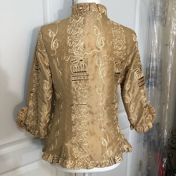 Gorgeous Agora Gold Embroidered Jacket - Picture 5 of 5